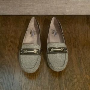 Life Stride Velocity Vanity Loafer with Memory Foam - blk details gray flannel